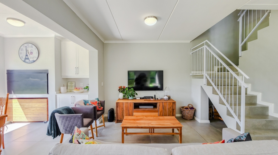 To Let 3 Bedroom Property for Rent in Protea Heights Western Cape